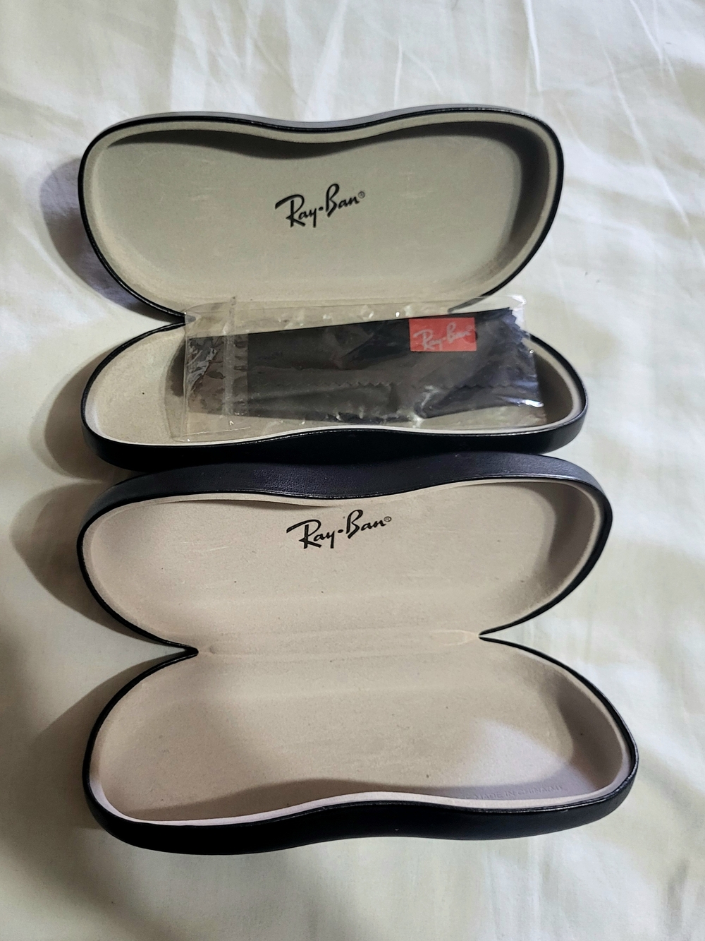 Ray-Ban Black Sunglasses Cases with Branded Cloth